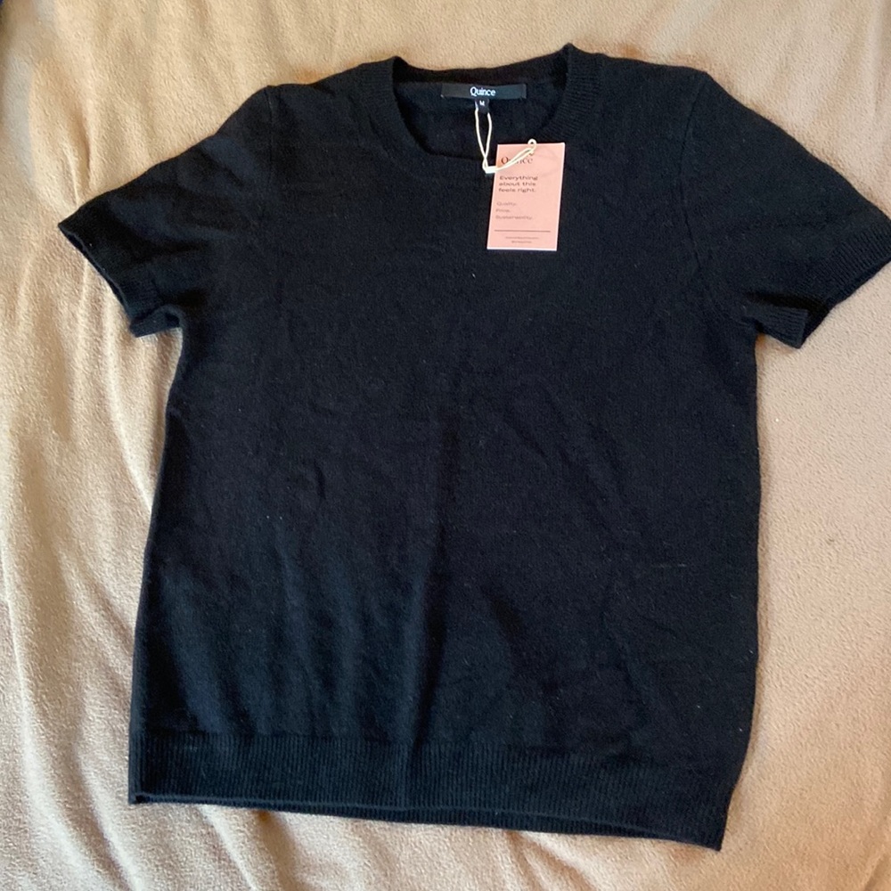 NWT black size medium short sleeve sweater 100% cashmere